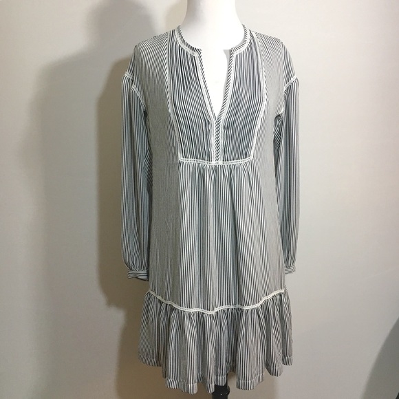 Banana Republic Dresses & Skirts - BANANA REPUBLIC Stripped V Neck Dress Size S